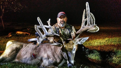 Whitetail Heaven Outfitters Shooter Buddy Deville With A True Trophy