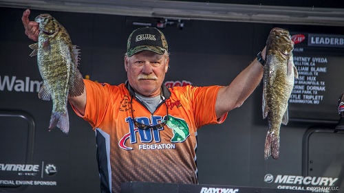 David Barnes Sr. Leads All On Day 1 At The FLW Championship