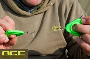 Tying the Hinged Stiff Rig For Carp 2