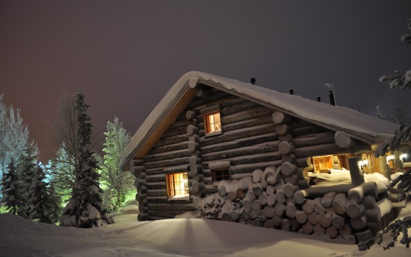 ENJOY THE CHRISTMAS SEASON IN THE GREAT OUTDOORS